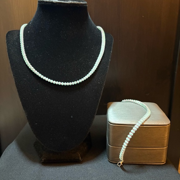 Uranium Glass Beaded Necklace & Bracelet Set - Picture 2 of 7